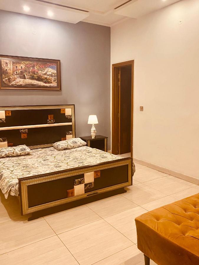 Fully Serviced Holiday Home Near Lyallpur Galleria 파이살라바드 외부 사진