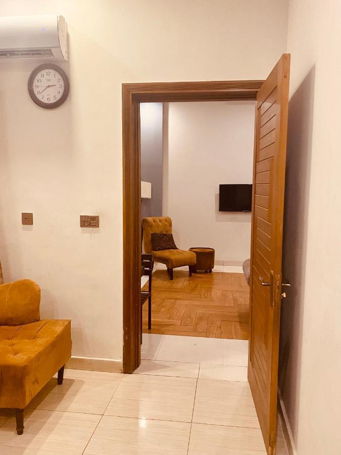 Fully Serviced Holiday Home Near Lyallpur Galleria 파이살라바드 외부 사진