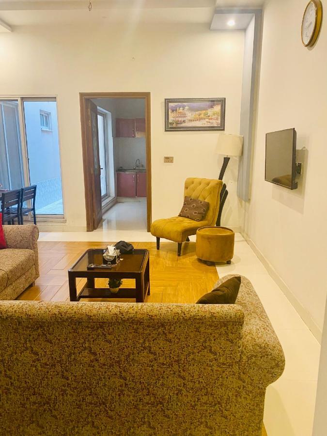 Fully Serviced Holiday Home Near Lyallpur Galleria 파이살라바드 외부 사진