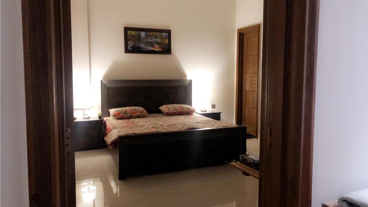 Fully Serviced Holiday Home Near Lyallpur Galleria 파이살라바드 외부 사진