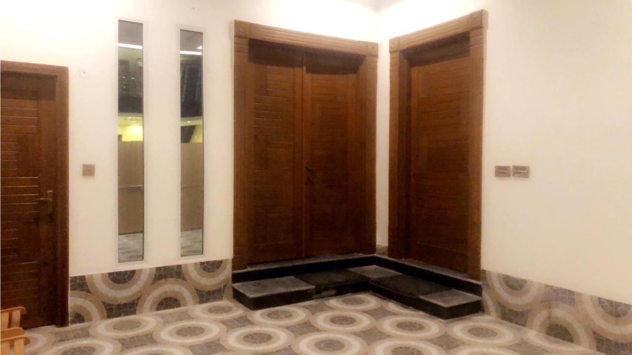 Fully Serviced Holiday Home Near Lyallpur Galleria 파이살라바드 외부 사진
